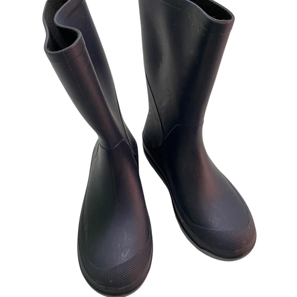 Black rubber ankle boots